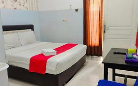 RedDoorz near RSUD Nganjuk